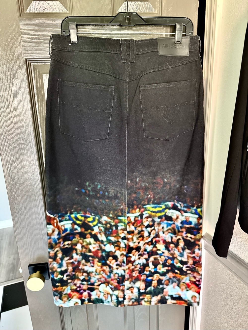 Jordan Black Graphic A-Line Skirt with Red Basketball Print stone washed - Picture 8 of 11